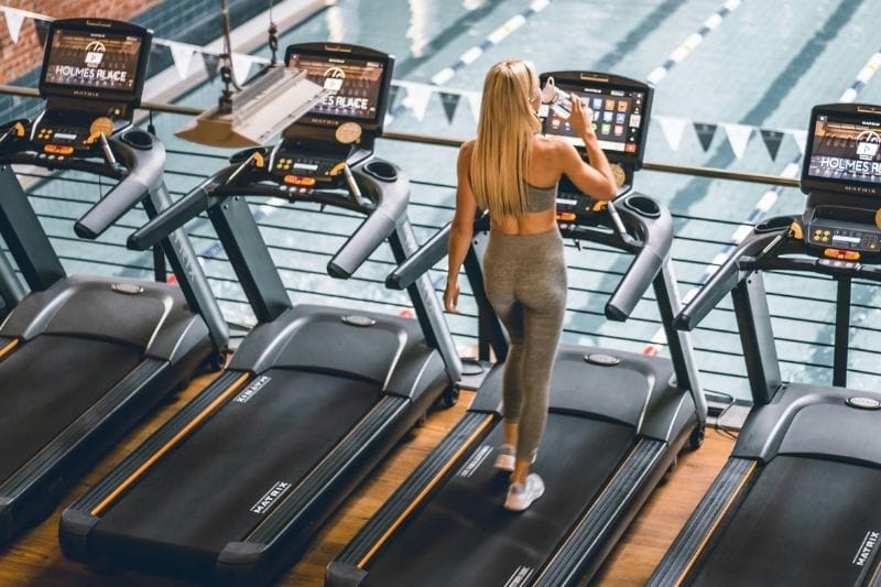 Indoor vs Outdoor Training for Runners and Cyclists