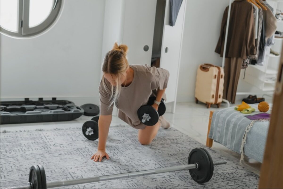 Online-Personal-Trainer-and-Fitness-Coach-1200x801.jpg